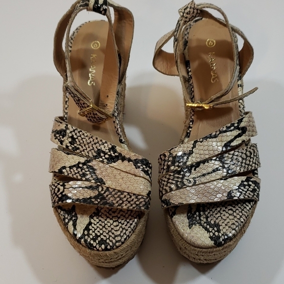Kaanas~Size 6~Black/Ivory Galapagos Sandals NEW. - Picture 9 of 9
